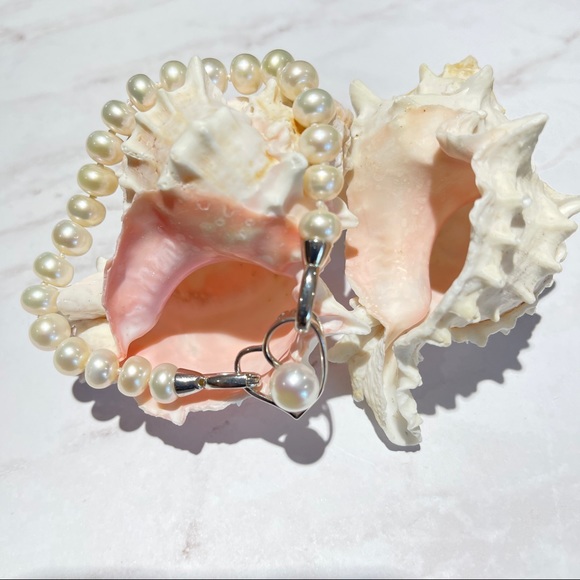 White Cultured Freshwater Pearl Bracelet W/ 925S Heart Shaped Pendant Clasp 7.5" - Picture 9 of 9
